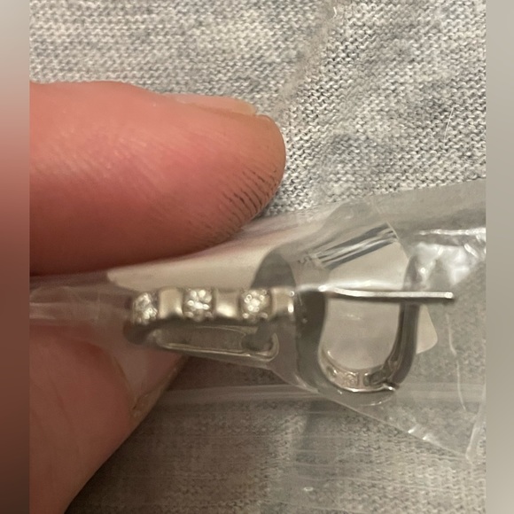 Silver hoops - Picture 3 of 5